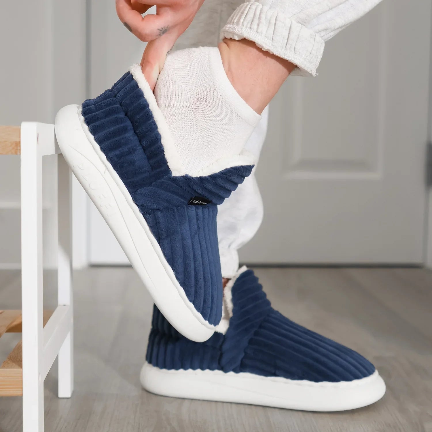 LYERA SLIPPERS™