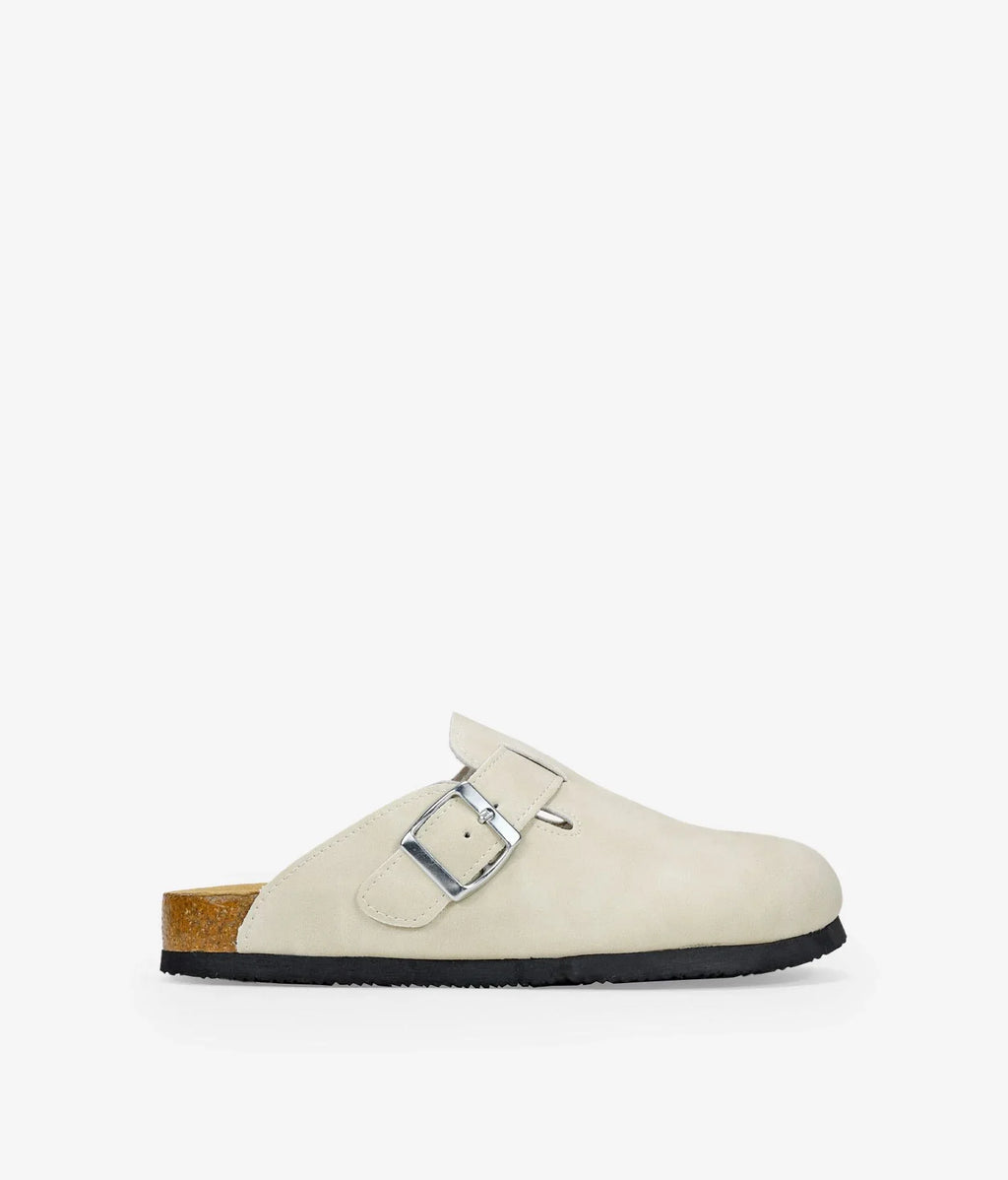 FLAT CLOGS WITH BUCKLE