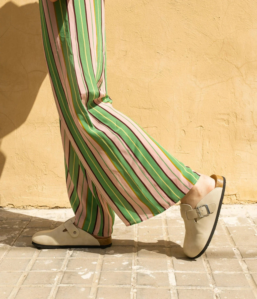 FLAT CLOGS WITH BUCKLE