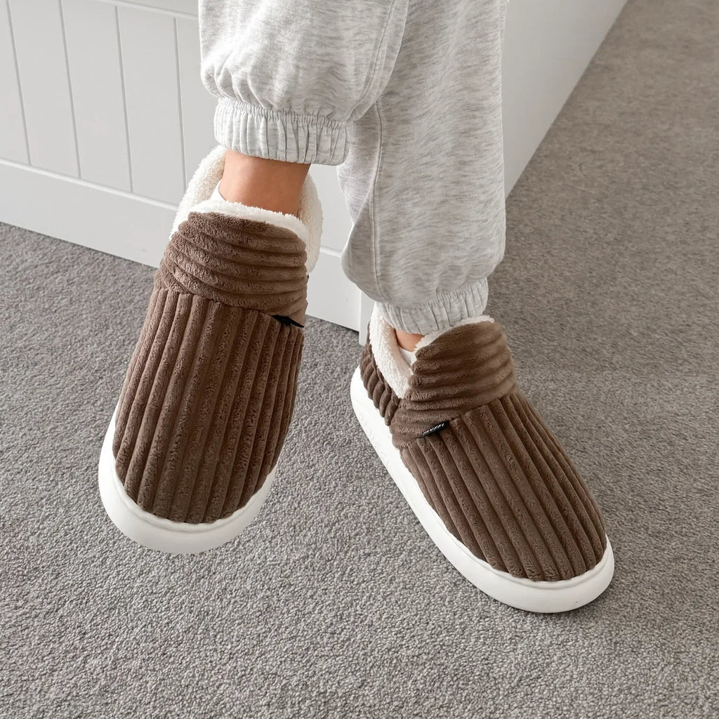 LYERA SLIPPERS™