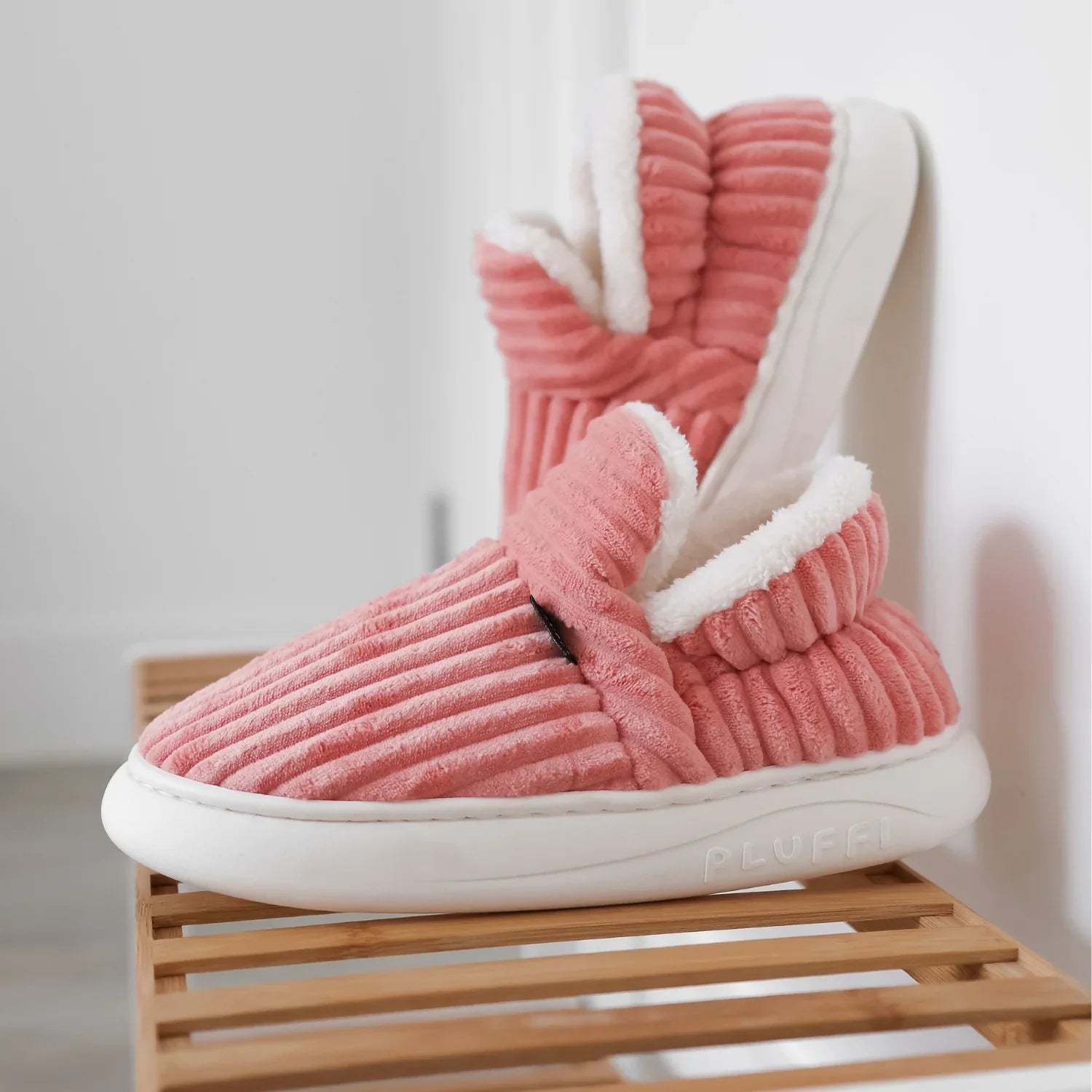 LYERA SLIPPERS™